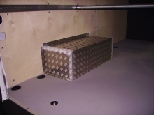 Radkasten-Verkleidung aus Alu-Warzenblech. Radkasten-Verkleidung aus Alu-Warzenblech.
