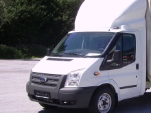 FORD TRANSIT mit GFK-3D-Spoiler und Seitenflügel/Fahrerhausverbreiterung. FORD TRANSIT mit GFK-3D-Spoiler und Seitenflügel/Fahrerhausverbreiterung.