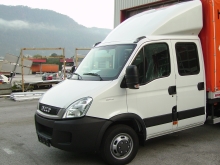 IVECO DAILY Doppelkabine mit 3D-Fahrerhausspoiler. IVECO DAILY Doppelkabine mit 3D-Fahrerhausspoiler.