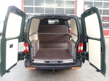 VW T5 Transporter mit Holz-Innenverkleidung. VW T5 Transporter mit Holz-Innenverkleidung.