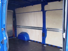 Citroen Jumper Kastenwagen mit Sperrholz-Innenverkleidung und Siebdruckplattenboden. Citroen Jumper Kastenwagen mit Sperrholz-Innenverkleidung und Siebdruckplattenboden.